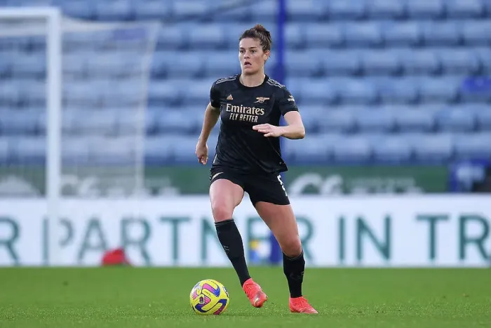 Framed Print : Arsenal's Jennifer Beattie in Action against Leicester City in FA Women's Super League Clash