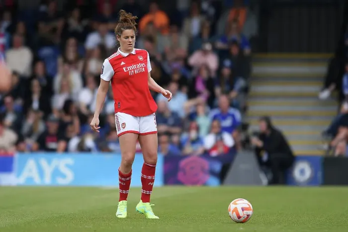 Framed Print : Arsenal's Jennifer Beattie Fights for Control in Chelsea vs Arsenal Women's Super League Clash