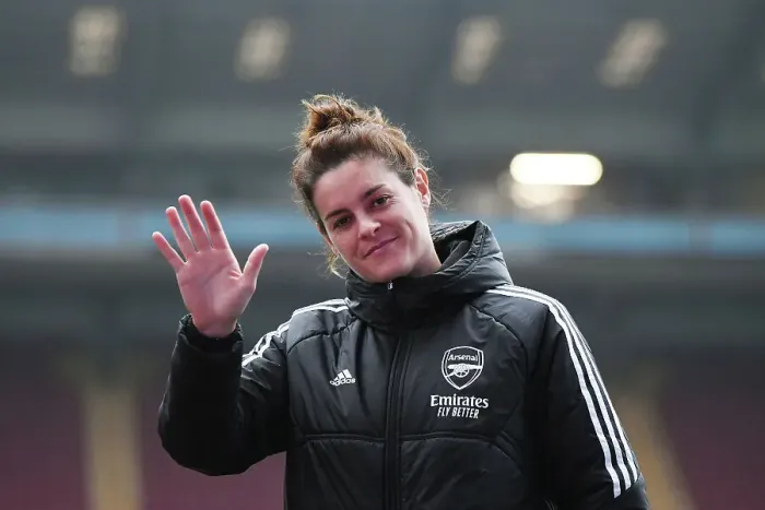 Framed Print : Arsenal's Jennifer Beattie Poses Before Aston Villa vs Arsenal (2022-23 Barclays Women's Super League)