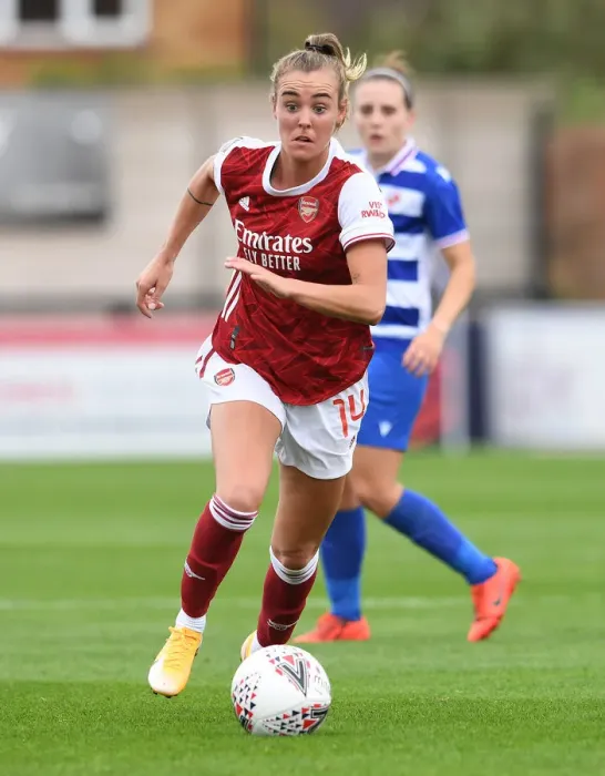 Framed Print : Arsenal's Jill Roord in Action against Reading Women in FA WSL Match