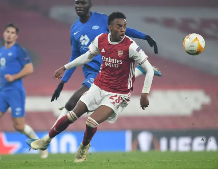 Framed Print : Arsenal's Joe Willock in Action against Molde FK in Europa League Group Stage Framed Print : Arsenal's Joe Willock in Action against Molde FK in Europa League Group Stage
