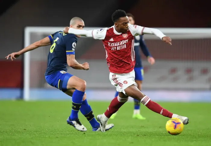 Framed Print : Arsenal's Joe Willock Outmaneuvers Oriol Romeu: Thrilling Moment from Arsenal vs Southampton (2020-21) Framed Print : Arsenal's Joe Willock Outmaneuvers Oriol Romeu: Thrilling Moment from Arsenal vs Southampton (2020-21)