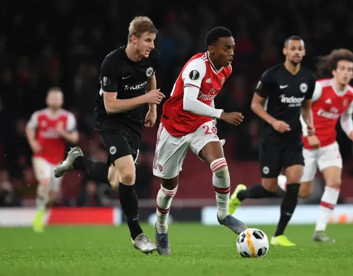 Framed Print : Arsenal's Joe Willock Outwits Eintracht Frankfurt's Martin Hinteregger: A Europa League Masterclass Framed Print : Arsenal's Joe Willock Outwits Eintracht Frankfurt's Martin Hinteregger: A Europa League Masterclass