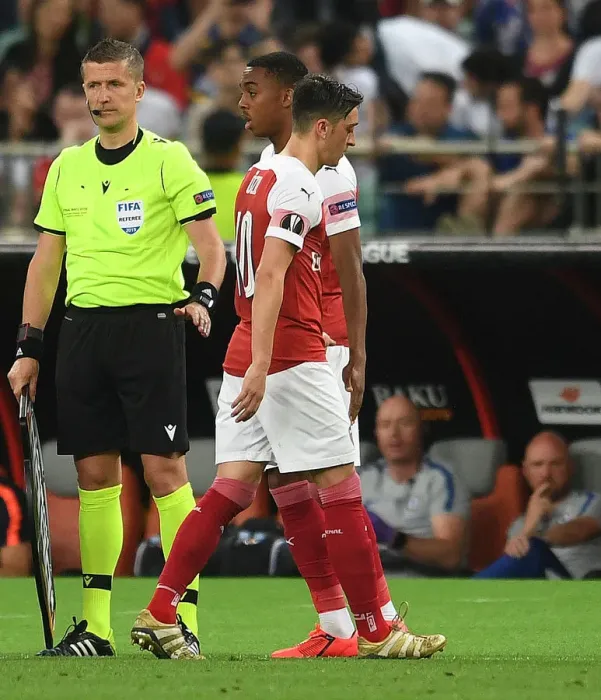 Framed Print : Arsenal's Joe Willock Replaces Mesut Ozil in Europa League Final Against Chelsea, Baku 2019
