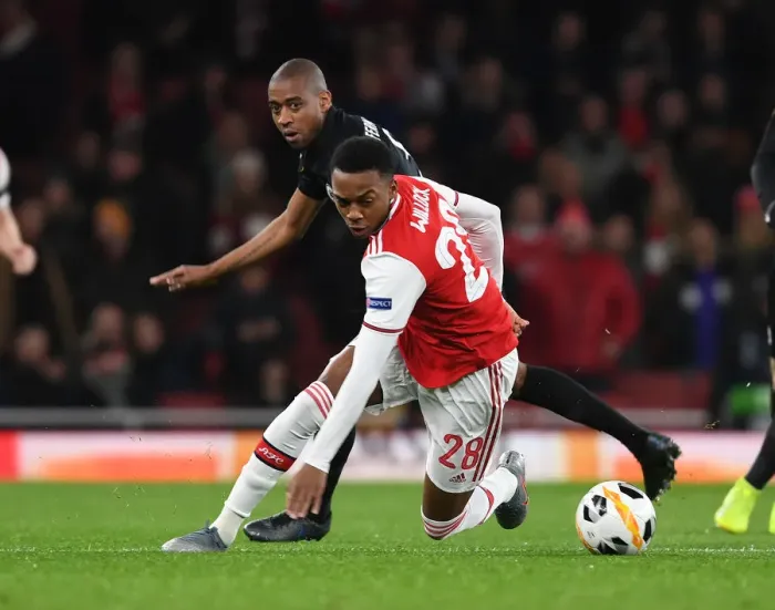 Framed Print : Arsenal's Joe Willock Scores Past Eintracht Frankfurt in Europa League Clash