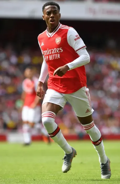 Framed Print : Arsenal's Joe Willock Shines in Emirates Cup Clash Against Olympique Lyonnais, 2019 Framed Print : Arsenal's Joe Willock Shines in Emirates Cup Clash Against Olympique Lyonnais, 2019