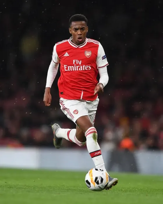 Framed Print : Arsenal's Joe Willock Shines in Europa League Clash Against Standard Liege Framed Print : Arsenal's Joe Willock Shines in Europa League Clash Against Standard Liege