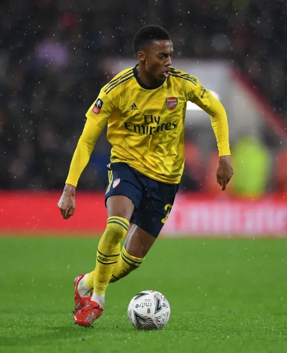 Framed Print : Arsenal's Joe Willock Shines in FA Cup Clash Against AFC Bournemouth