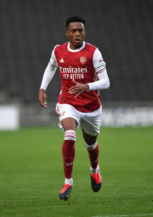 Framed Print : Arsenal's Joe Willock Shines in Pre-Season Clash against MK Dons (2020-21)
