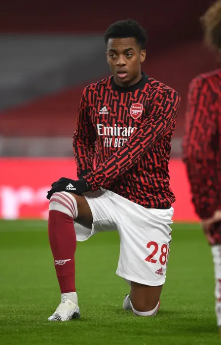 Framed Print : Arsenal's Joe Willock Warming Up: Emirates Stadium, Arsenal v Wolverhampton Wanderers, 2020-21 Season Framed Print : Arsenal's Joe Willock Warming Up: Emirates Stadium, Arsenal v Wolverhampton Wanderers, 2020-21 Season
