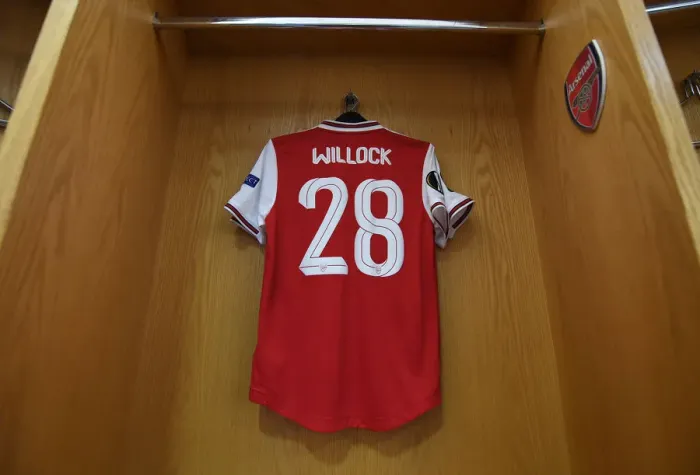 Framed Print : Arsenal's Joe Willocks Readies for Europa League Clash against Vitoria Guimaraes at Emirates Stadium