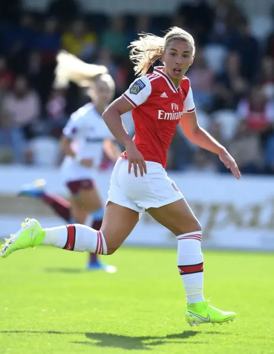 Framed Print : Arsenal's Jordan Nobbs in Action against West Ham United Women in WSL Match