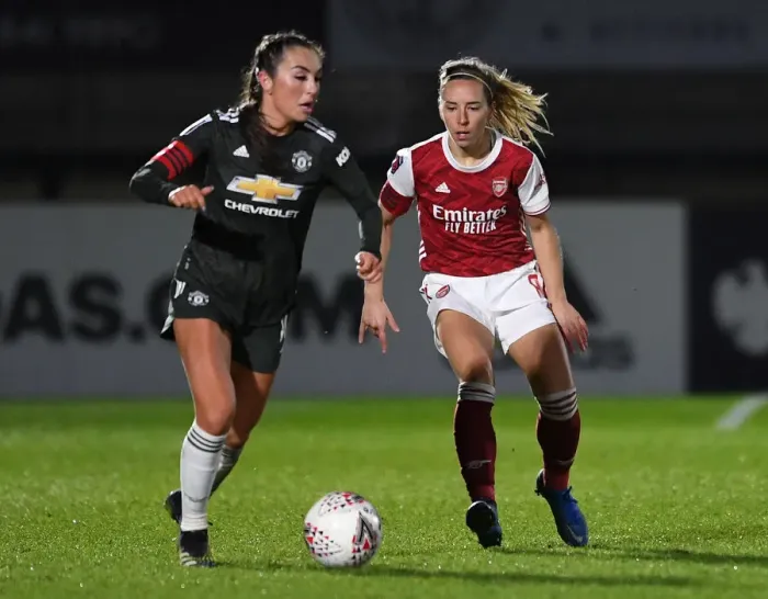 Framed Print : Arsenal's Jordan Nobbs Stifles Manchester United's Katie Zelem in Empty FA WSL Clash (2021)