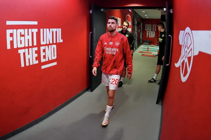 Framed Print : Arsenal's Jorginho Prepares for Arsenal v Fulham Premier League Clash at Emirates Stadium (2023-24) Framed Print : Arsenal's Jorginho Prepares for Arsenal v Fulham Premier League Clash at Emirates Stadium (2023-24)