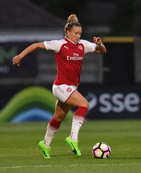 Framed Print : Arsenal's Josephine Henning in Action Against Everton Ladies: Pre-Season 2017-18