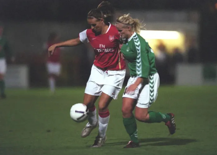 Framed Print : Arsenal's Julie Fleeting Scores against Breidablik's Elin Steinarsdottir in UEFA Cup Quarterfinals (4-1)