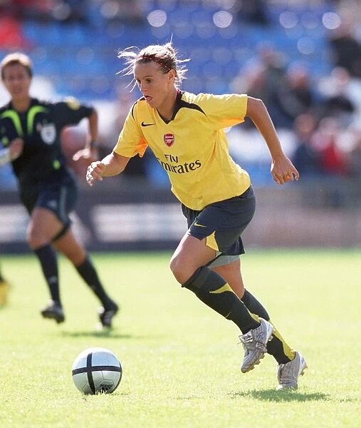 Arsenal's Julie Fleeting Scores Six Goals Against Femina Budapest in UEFA Cup