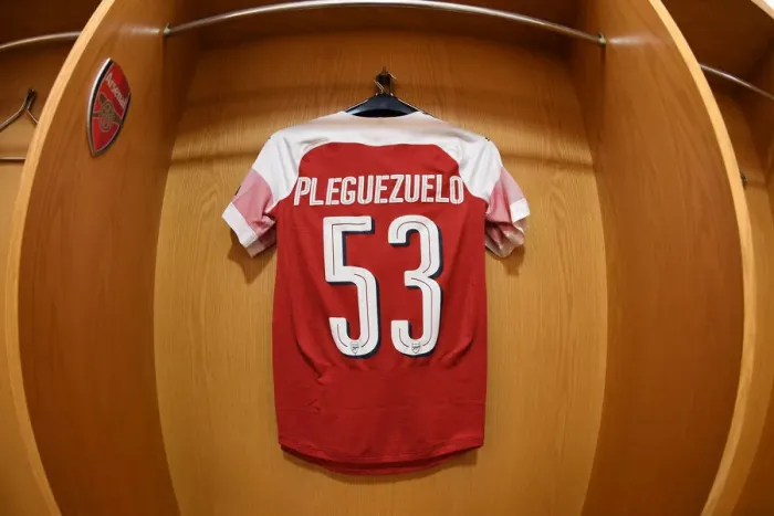 Framed Print : Arsenal's Julio Pleguezuelo Prepares for Carabao Cup Clash Against Blackpool Framed Print : Arsenal's Julio Pleguezuelo Prepares for Carabao Cup Clash Against Blackpool