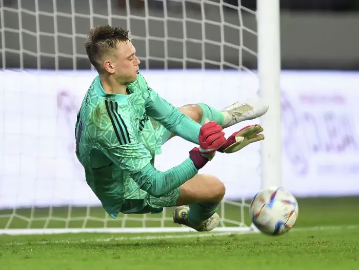 Framed Print : Arsenal's Karl Hein Denies Olympique Lyonnais in Dramatic Dubai Super Cup Penalty Shootout Framed Print : Arsenal's Karl Hein Denies Olympique Lyonnais in Dramatic Dubai Super Cup Penalty Shootout