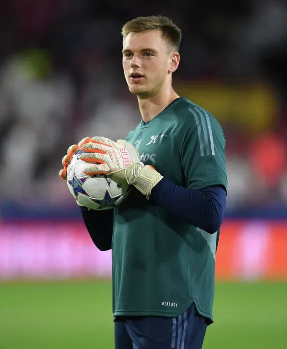 Framed Print : Arsenal's Karl Hein Warming Up Ahead of Sevilla Clash in 2023-24 Champions League Framed Print : Arsenal's Karl Hein Warming Up Ahead of Sevilla Clash in 2023-24 Champions League