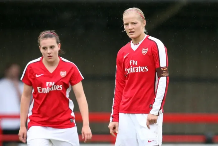 Framed Print : Arsenal's Katie Chapman Scores in Dominant 9-0 Win Over PAOK Thessaloniki in UEFA Women's Champions League