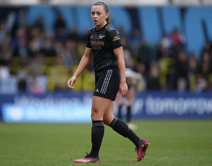 Framed Print : Arsenal's Katie McCabe Faces Off Against Manchester City in FA Women's Super League Clash
