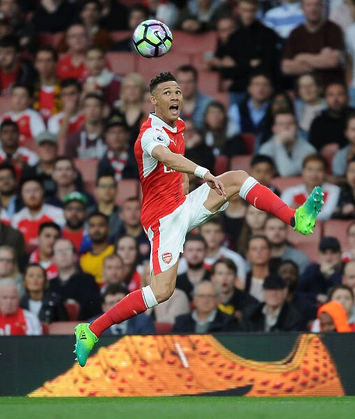 Arsenal's Kieran Gibbs in Action: Arsenal vs. Sunderland (2016-17)