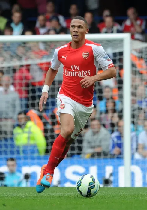 Framed Print : Arsenal's Kieran Gibbs Faces Off Against Chelsea at Stamford Bridge (2014-15 Premier League) Framed Print : Arsenal's Kieran Gibbs Faces Off Against Chelsea at Stamford Bridge (2014-15 Premier League)