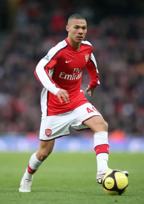 Framed Print : Arsenal's Kieran Gibbs Stars in FA Cup Triumph over Plymouth Argyle (3-1) Framed Print : Arsenal's Kieran Gibbs Stars in FA Cup Triumph over Plymouth Argyle (3-1)