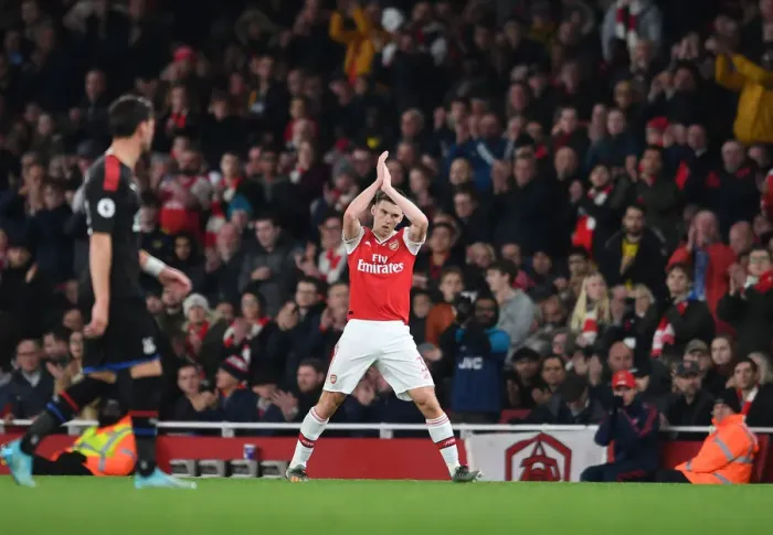 Framed Print : Arsenal's Kieran Tierney Applauds Fans in Arsenal vs Crystal Palace Match, 2019-20 Premier League Framed Print : Arsenal's Kieran Tierney Applauds Fans in Arsenal vs Crystal Palace Match, 2019-20 Premier League