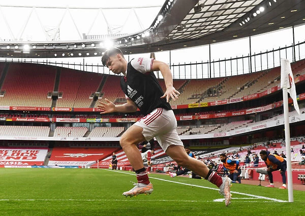 Arsenal's Kieran Tierney Warms Up Ahead of Emirates Showdown: Arsenal v West Bromwich Albion (2021-22 Premier League)
