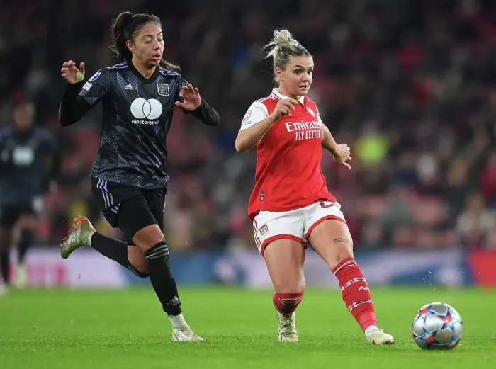 Framed Print : Arsenal's Kim Little: Unyielding Concentration Before Facing Olympique Lyonnais in the UEFA Women's Champions League