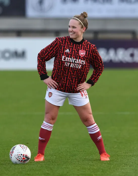 Framed Print : Arsenal's Kim Little Gears Up for Showdown Against Chelsea Women in FA WSL