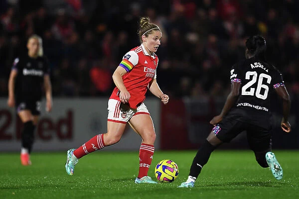 Arsenal's Kim Little Shines in Action: Arsenal Women vs West Ham United (2022-23)