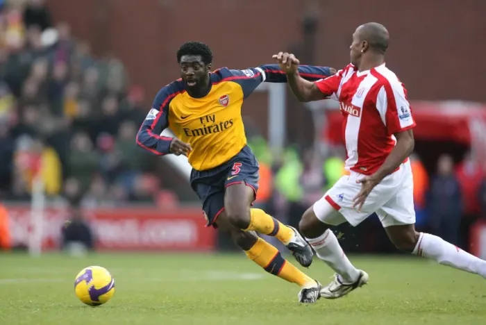 Framed Print : Arsenal's Kolo Toure Outshines Stoke's Ricardo Fuller: 1-2 Victory at The Britannia Stadium, Barclays Premier League, November 2008 Framed Print : Arsenal's Kolo Toure Outshines Stoke's Ricardo Fuller: 1-2 Victory at The Britannia Stadium, Barclays Premier League, November 2008