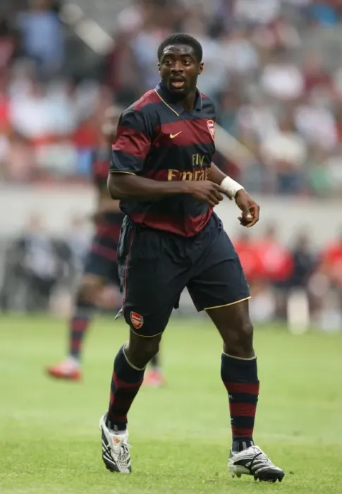Framed Print : Arsenal's Kolo Toure Scores the Winning Goal Against Lazio at Amsterdam Tournament (2007) Framed Print : Arsenal's Kolo Toure Scores the Winning Goal Against Lazio at Amsterdam Tournament (2007)