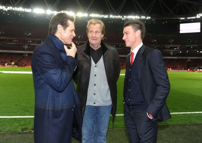 Framed Print : Arsenal's Koscielny Mingles with Jim Carrey and Jeff Daniels Before Arsenal vs Manchester United Framed Print : Arsenal's Koscielny Mingles with Jim Carrey and Jeff Daniels Before Arsenal vs Manchester United