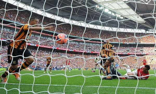 Arsenal's Koscielny Scores Decisive Goal in FA Cup Final Victory over Hull City
