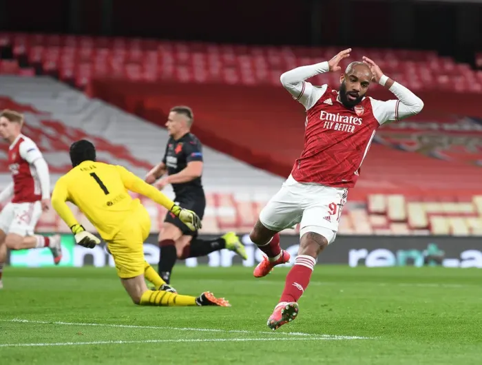 Framed Print : Arsenal's Lacazette Hits the Crossbar in Europa League Quarterfinal vs Slavia Praha (Behind Closed Doors) Framed Print : Arsenal's Lacazette Hits the Crossbar in Europa League Quarterfinal vs Slavia Praha (Behind Closed Doors)