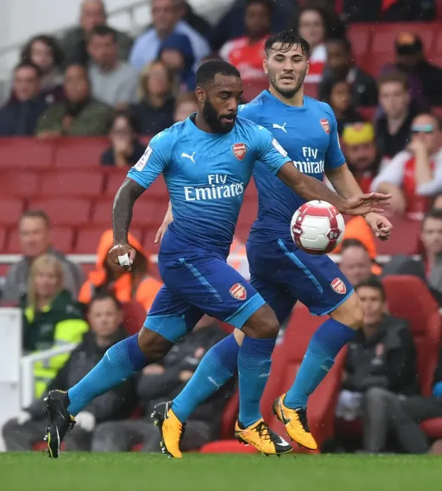 Framed Print : Arsenal's Lacazette and Kolasinac in Action against SL Benfica at Emirates Cup