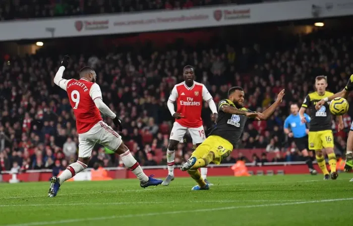 Framed Print : Arsenal's Lacazette Scores Second Goal Against Southampton in Premier League Showdown (2019-20)