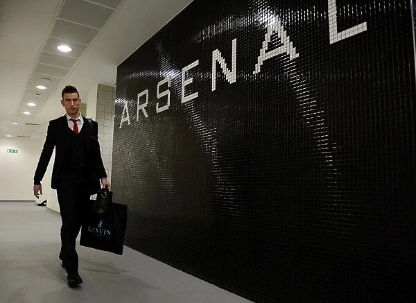 Arsenal's Laurent Koscielny Prepares for Arsenal v Tottenham FA Cup Clash