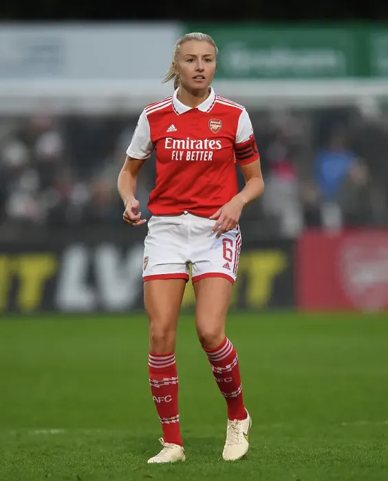 Framed Print : Arsenal's Leah Williamson in Action: Arsenal Women vs Everton Women (FA Women's Super League 2022-23)