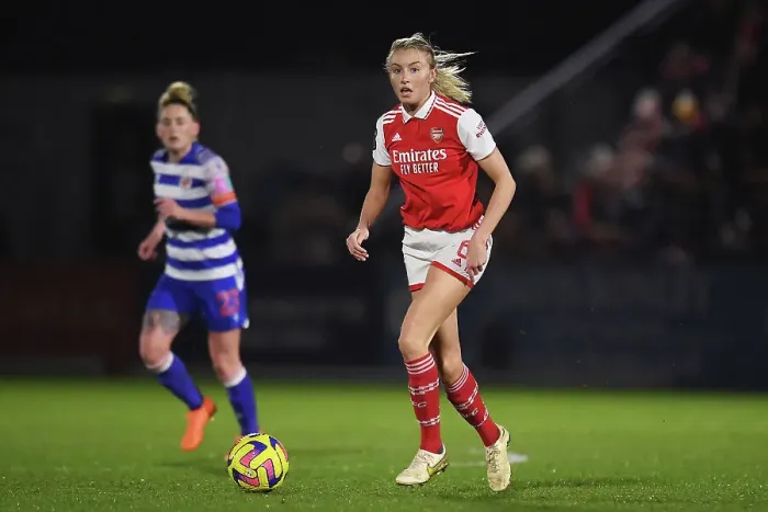 Framed Print : Arsenal's Leah Williamson in Action: Arsenal Women vs Reading (FA WSL 2022-23)