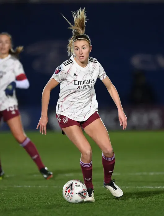 Framed Print : Arsenal's Leah Williamson in Action against Chelsea Women in FA WSL Clash