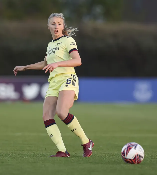 Framed Print : Arsenal's Leah Williamson in Action: Everton vs. Arsenal, FA WSL