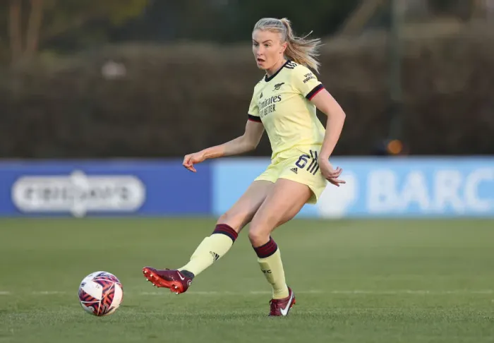 Framed Print : Arsenal's Leah Williamson in Action: FA WSL Clash Against Everton, 2021-22 Framed Print : Arsenal's Leah Williamson in Action: FA WSL Clash Against Everton, 2021-22