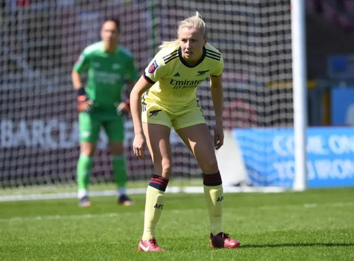 Framed Print : Arsenal's Leah Williamson in Action against West Ham United Women in FA WSL Showdown Framed Print : Arsenal's Leah Williamson in Action against West Ham United Women in FA WSL Showdown