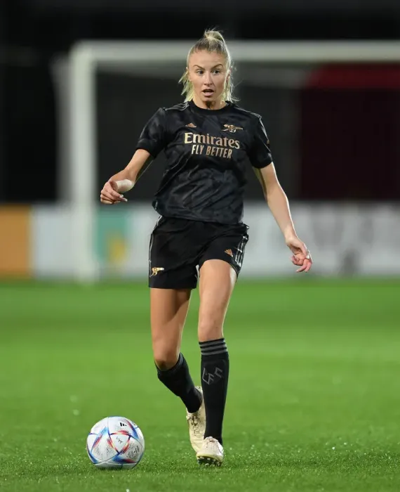 Framed Print : Arsenal's Leah Williamson Faces Off Against AFC Ajax in UEFA Women's Champions League Qualifier