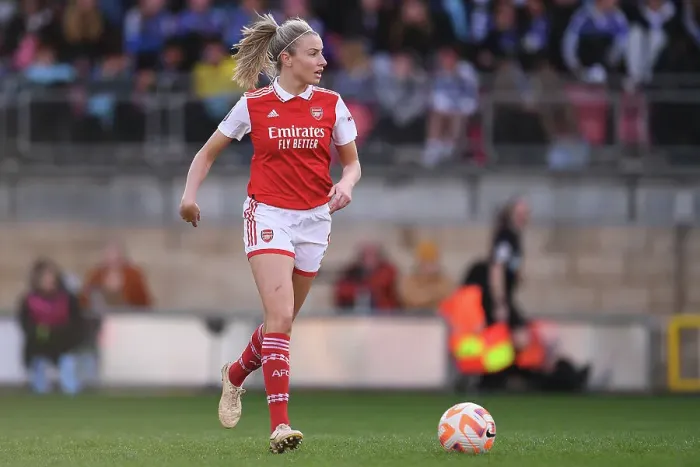 Framed Print : Arsenal's Leah Williamson Faces Off Against Tottenham Hotspur in FA Women's Super League Clash